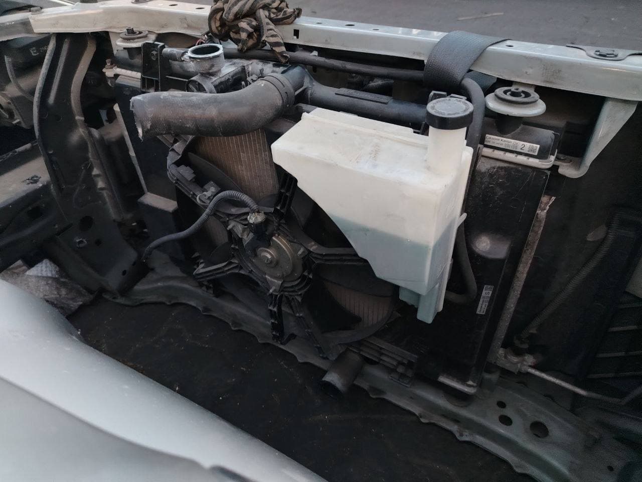Nose cut Nissan Tiida used in Sharjah — photo 6