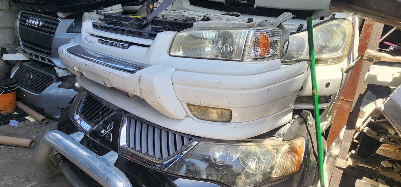 Nose cut Toyota Sprinter Carib used in Sharjah — photo 2