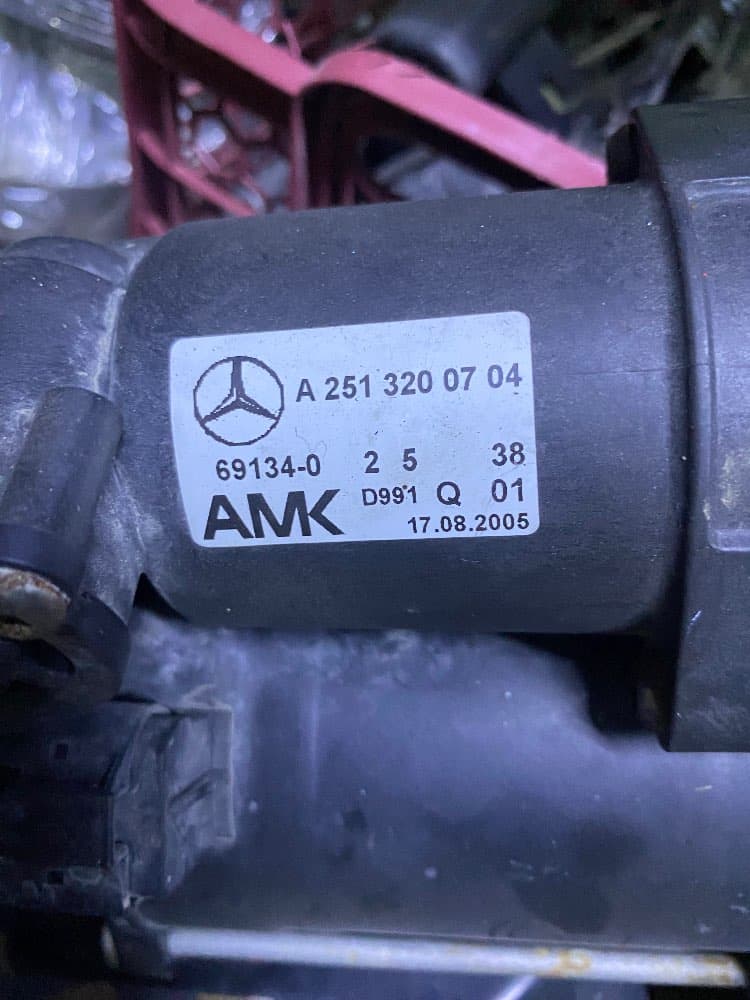 AC compressor Mercedes-Benz A2513200704 used in Sharjah — photo 2