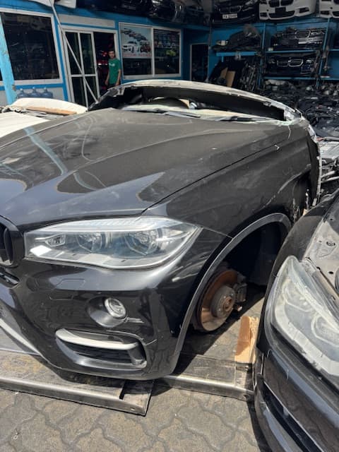 Nose cut + Hood + Fender BMW used in Sharjah — photo 2