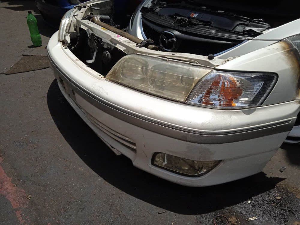 Bumper + Headlights Toyota Mark II