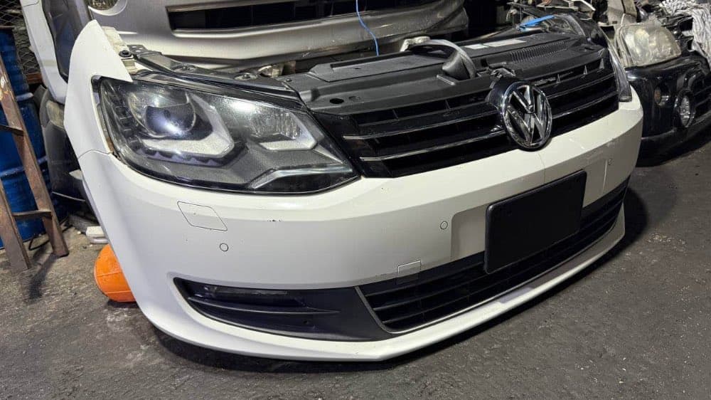 Nose cut Volkswagen Sharan used in Sharjah — photo 2
