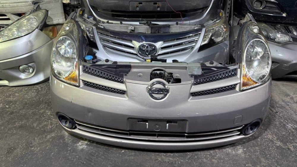 Bumper + Headlights Nissan Note