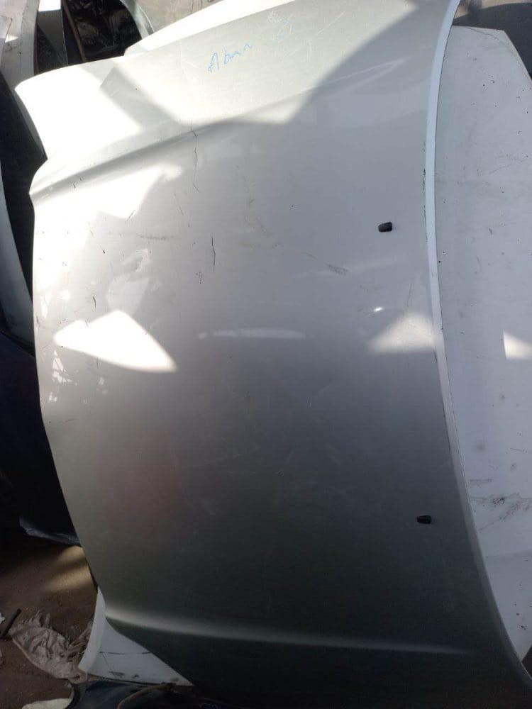 Hood + Fender Toyota Avensis