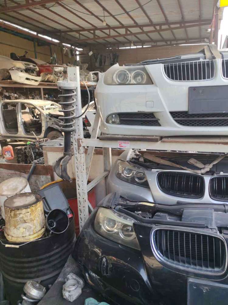 Nose cut BMW used in Sharjah — photo 3