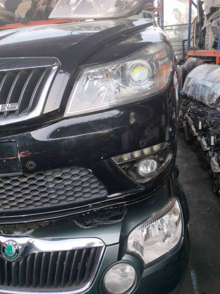 Nose cut Skoda used in Sharjah — photo 2