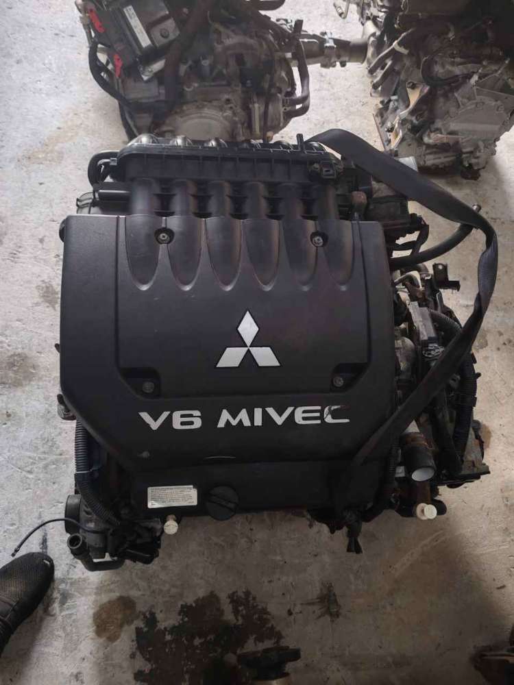 Engine + AT Mitsubishi 6B31