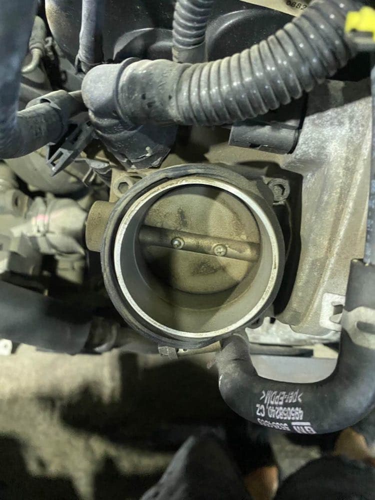 Engine + AT Chevrolet F18D4 used in Sharjah — photo 3