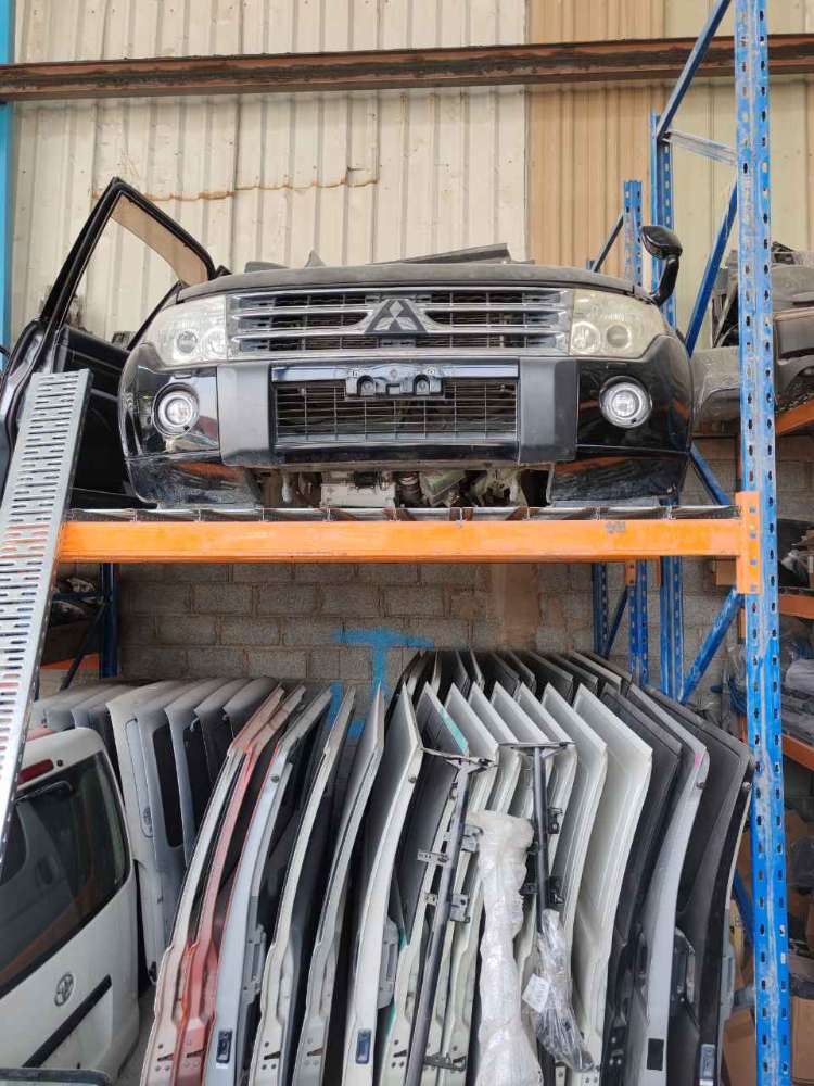 Nose cut + Hood + Fender Mitsubishi used in Sharjah — photo 2