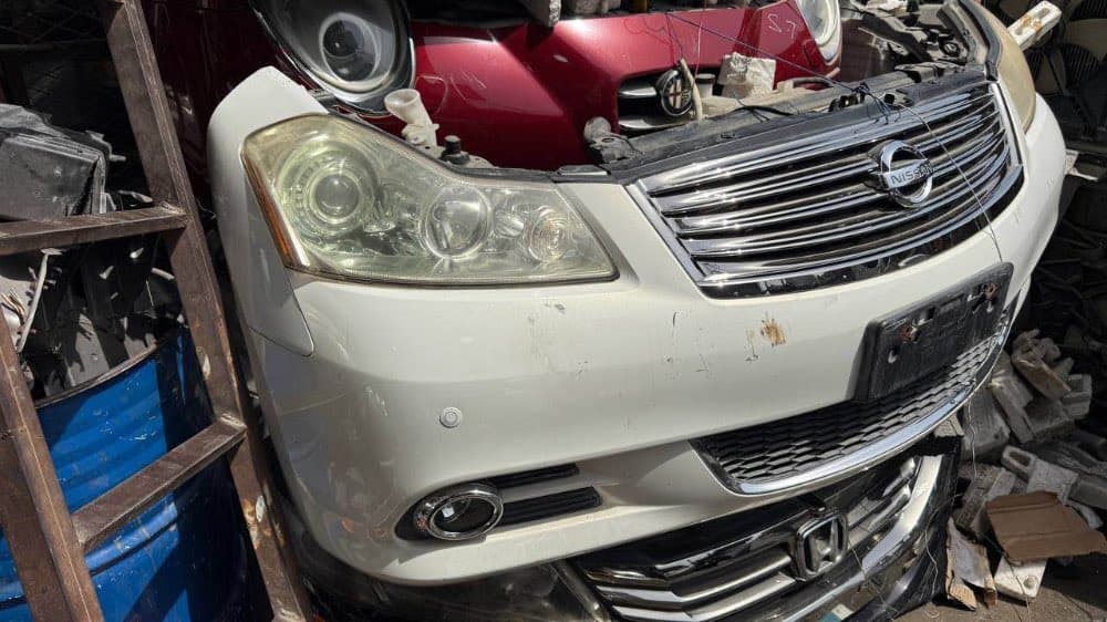 Bumper + Headlights Nissan Fuga used in Sharjah — photo 2