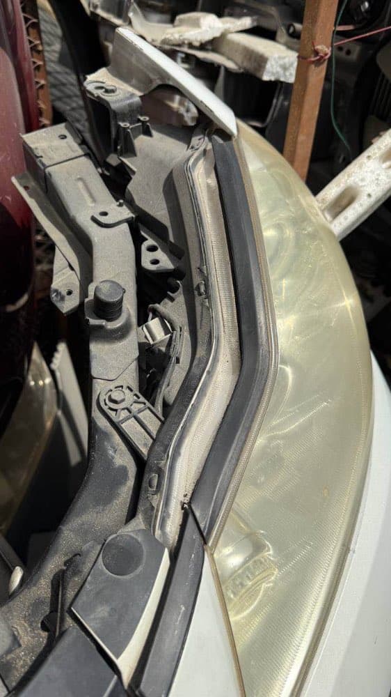 Bumper + Headlights Nissan Fuga used in Sharjah — photo 7