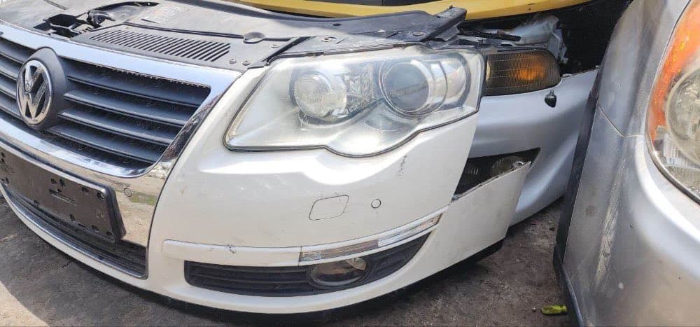 Nose cut Volkswagen Passat used in Sharjah — photo 2