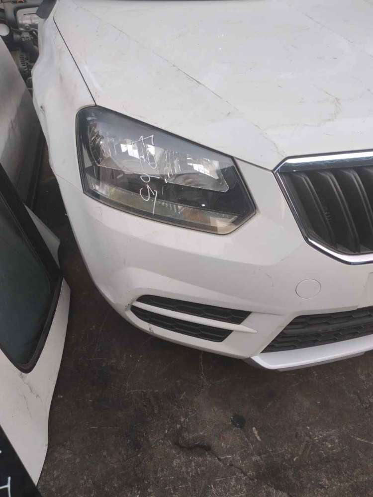 Nose cut Skoda used in Sharjah — photo 2