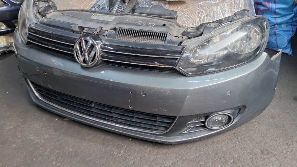 Nose cut Volkswagen Golf
