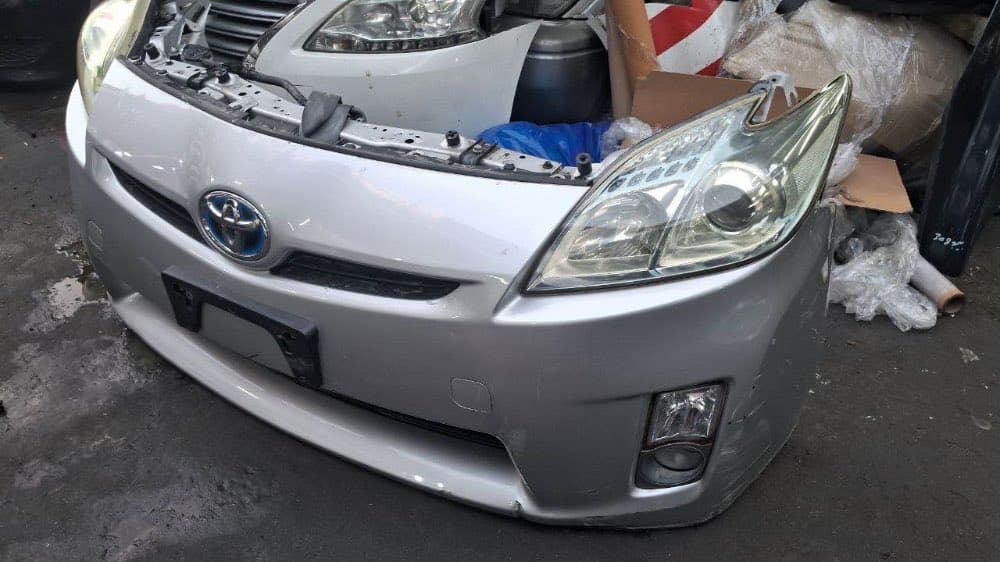Nose cut Toyota Prius used in Sharjah — photo 2