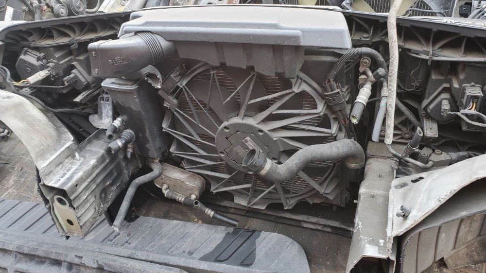 Nose cut BMW X3 used in Sharjah — photo 4