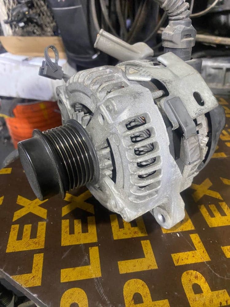 Alternator Toyota 2AZ used in Sharjah — photo 2