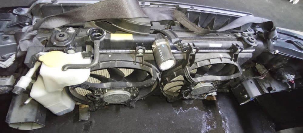 Nose cut Subaru Impreza used in Sharjah — photo 4