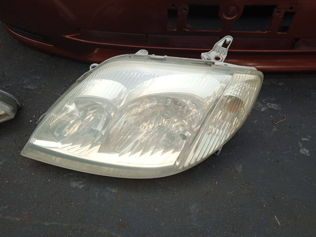 Headlights Toyota Corolla