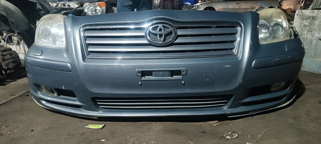 Bumper + Headlights Toyota Avensis
