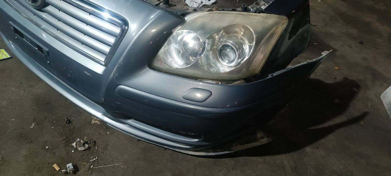 Bumper + Headlights Toyota Avensis used in Sharjah — photo 9