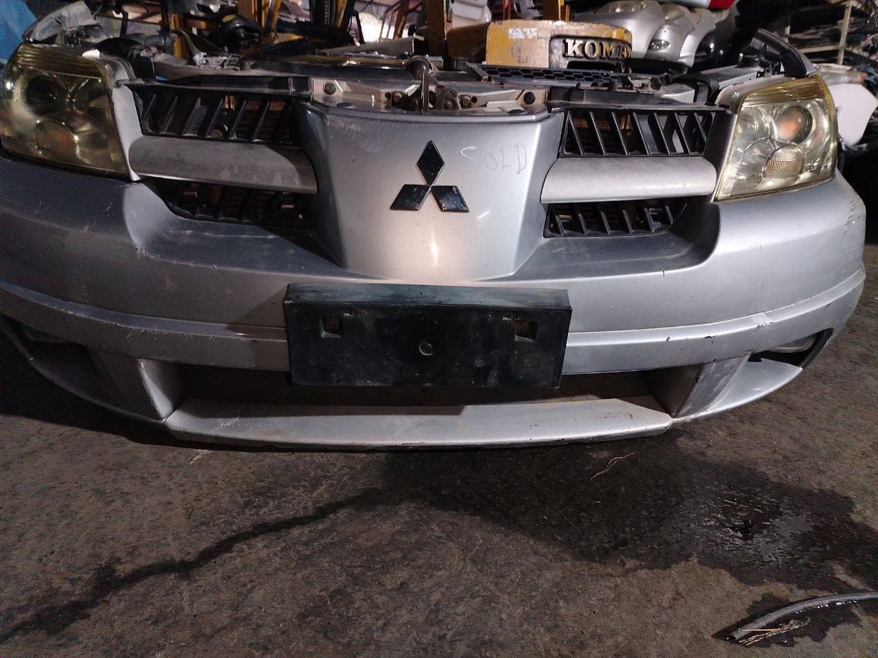 Nose cut Mitsubishi Outlander