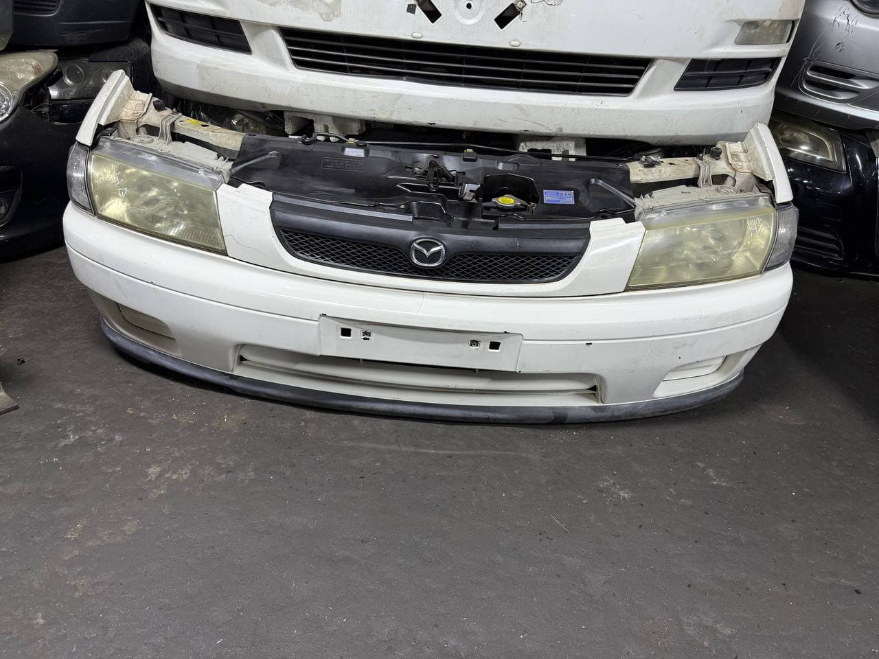 Nose cut Mazda 323