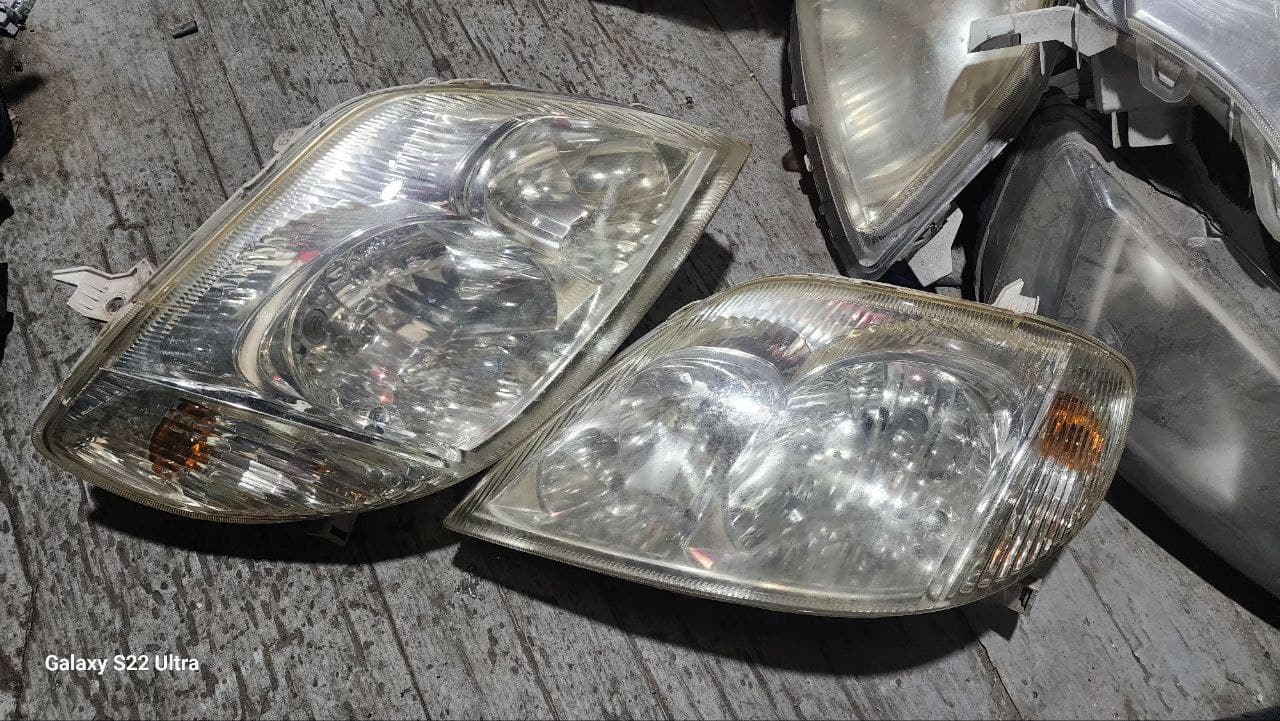 Headlights Toyota Corolla 2003
