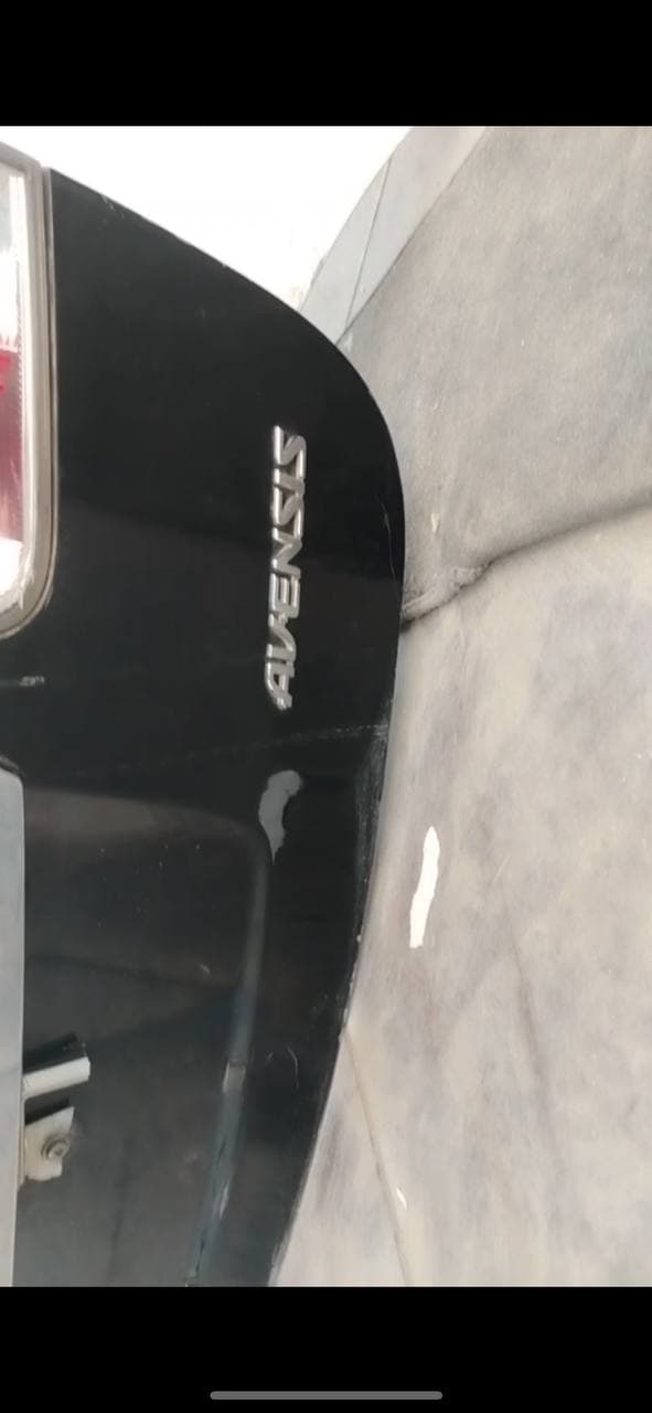 Trunk lid Toyota Avensis used in Sharjah — photo 2