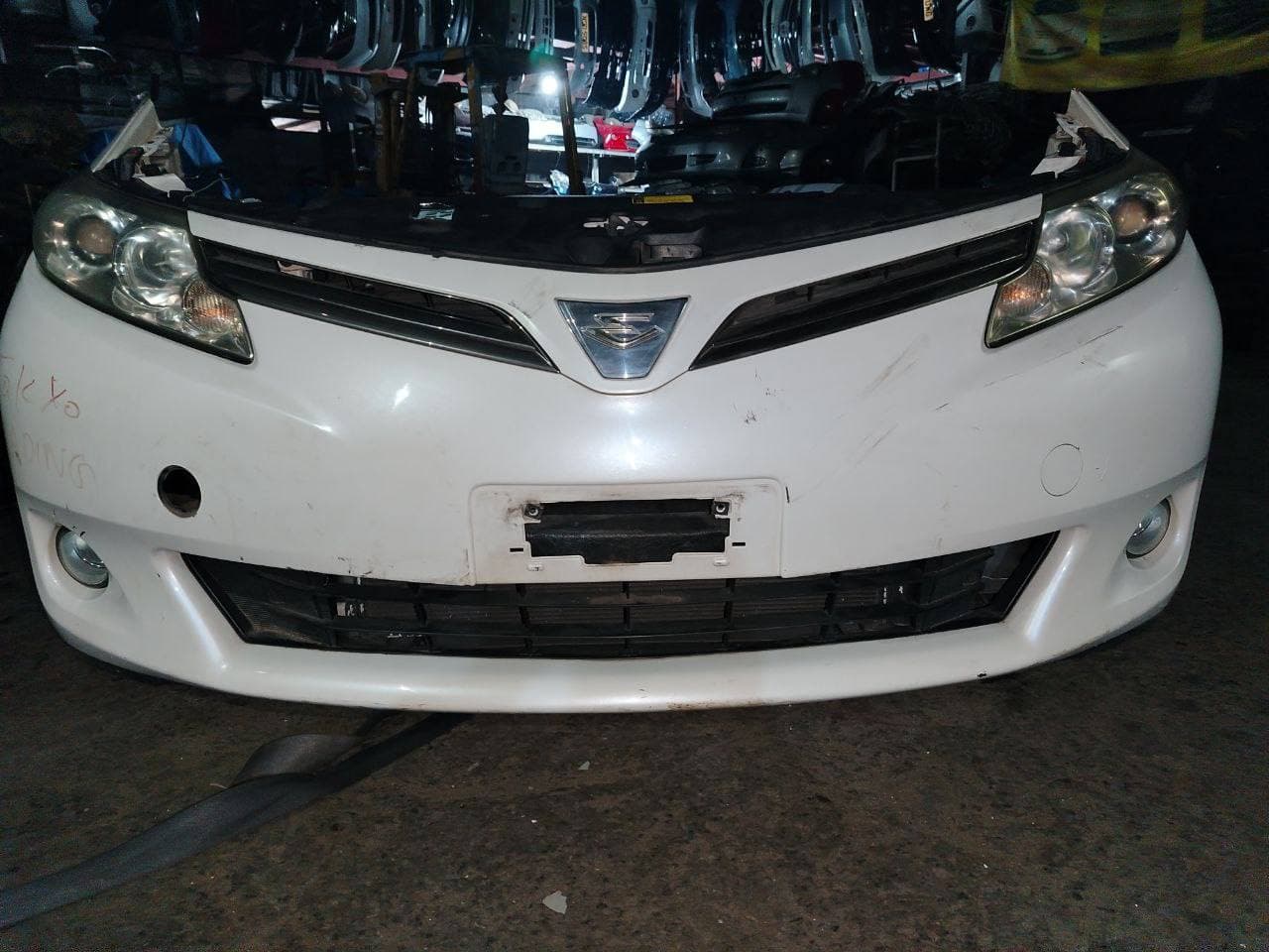 Nose cut Toyota Estima