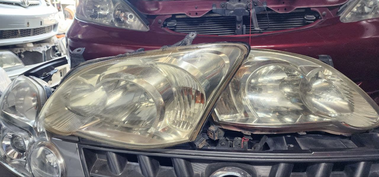 Headlights Toyota Runx