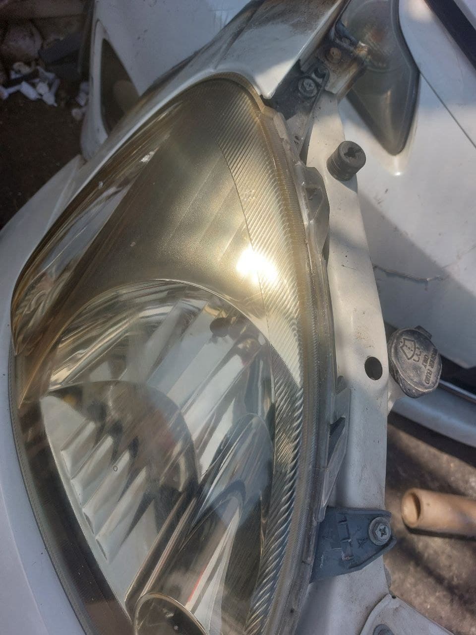 Bumper + Headlights Toyota Vitz used in Sharjah — photo 2
