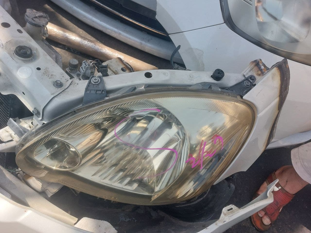 Bumper + Headlights Toyota Vitz used in Sharjah — photo 7
