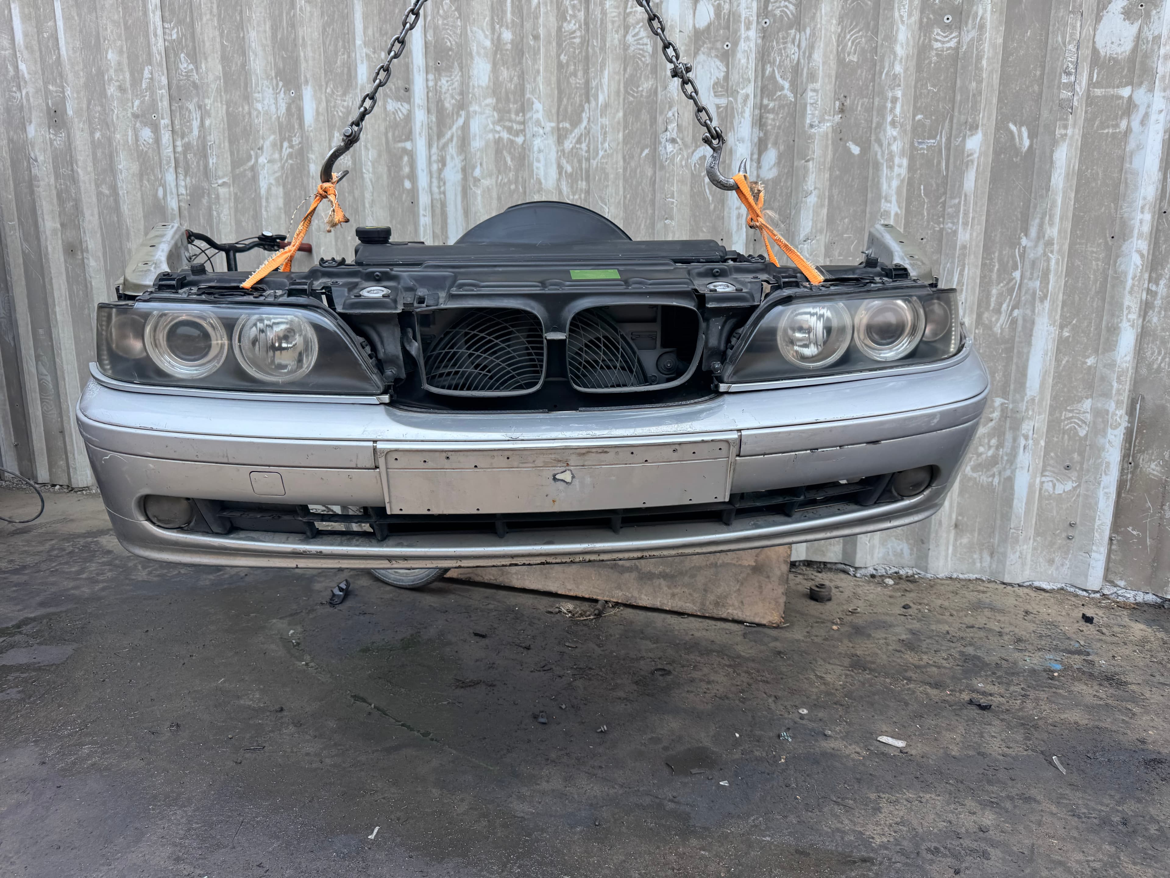 Nose cut + Hood BMW