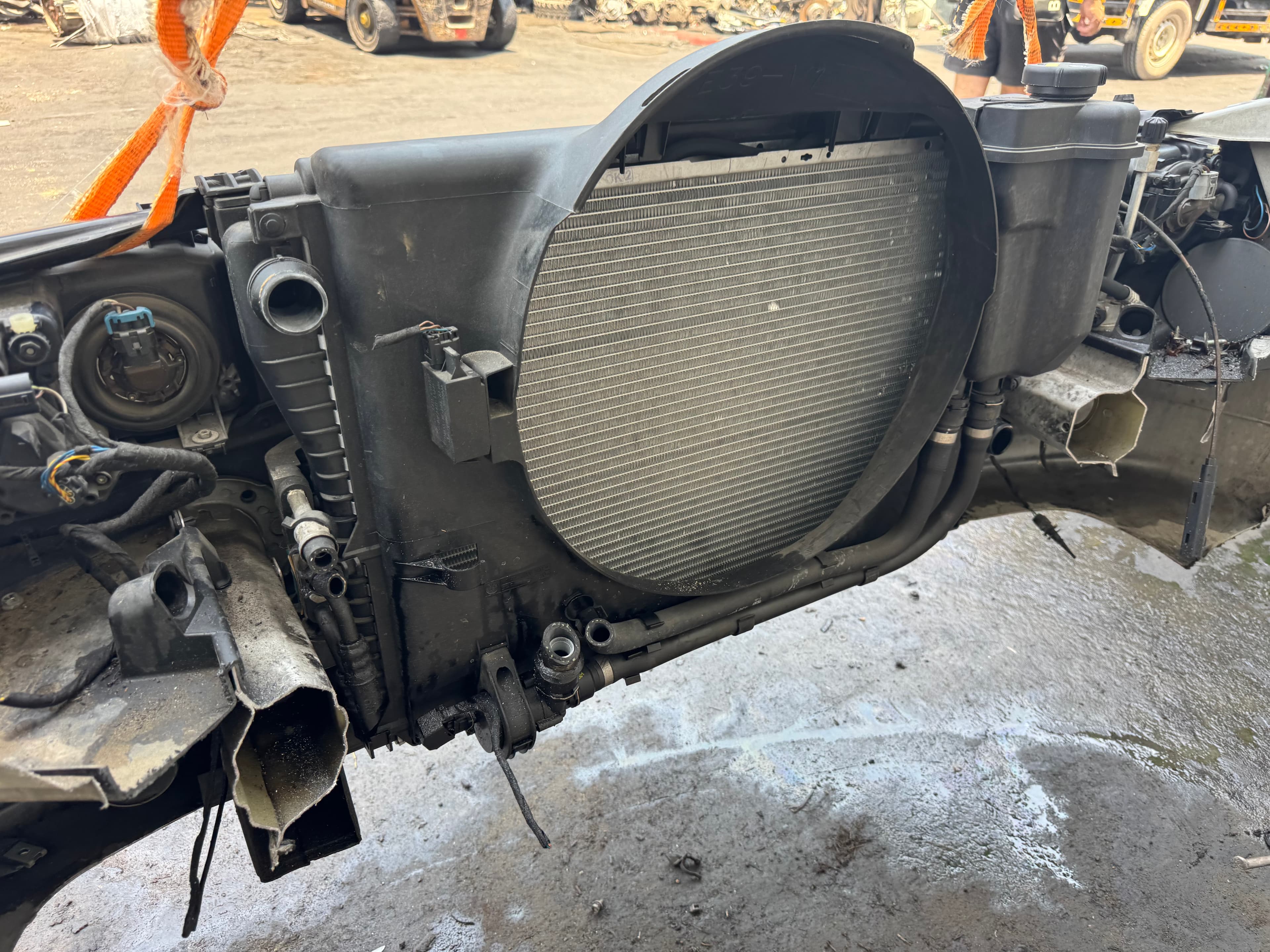 Nose cut + Hood + Fender BMW used in Sharjah — photo 2