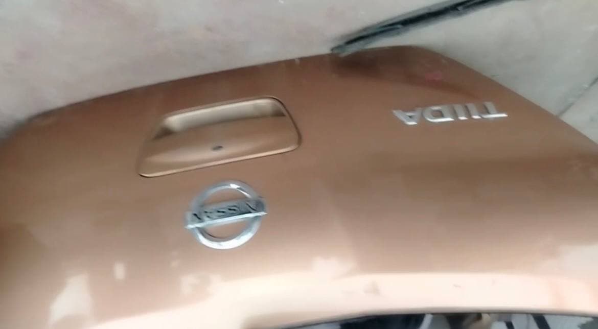 Trunk lid Nissan Tiida used in Sharjah — photo 3