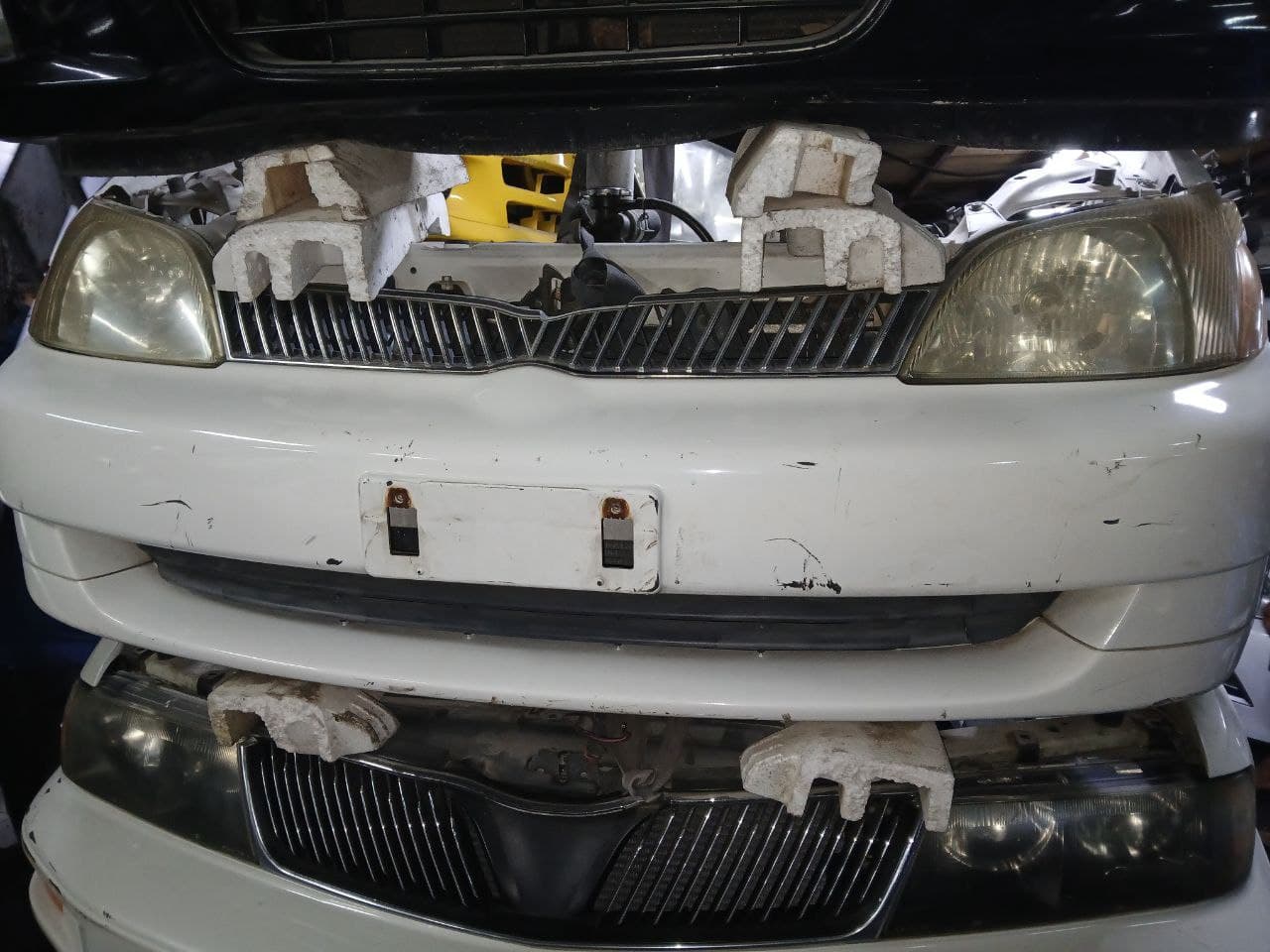 Bumper + Headlights Toyota Platz