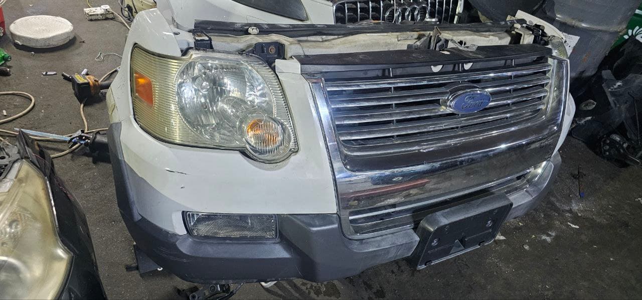 Nose cut Ford Explorer