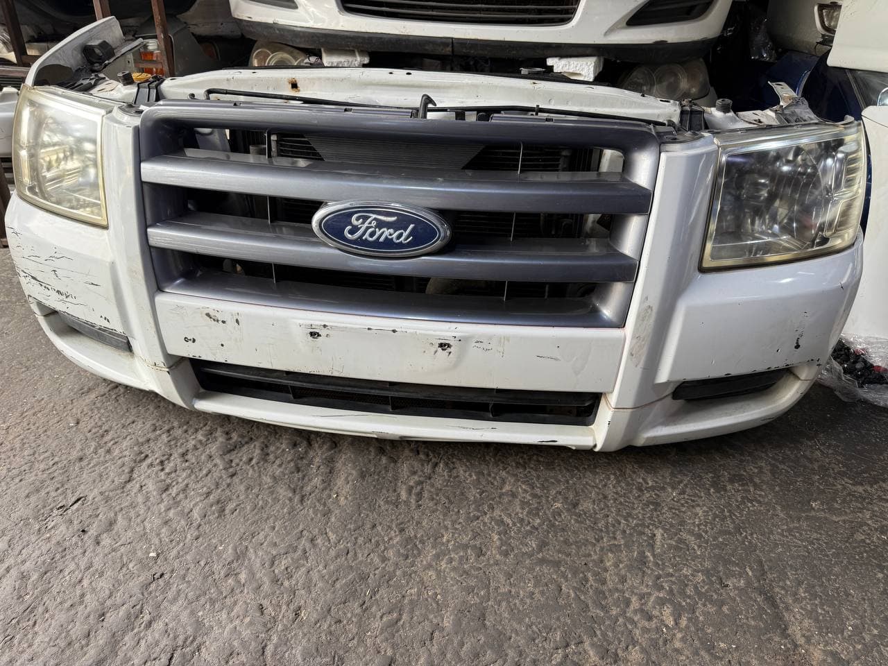 Bumper + Headlights Ford Ranger