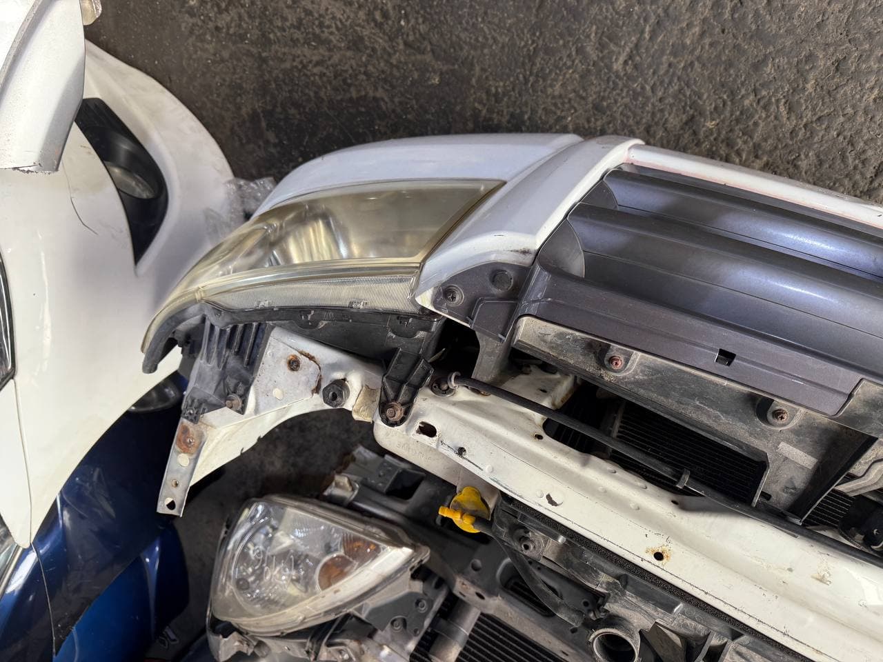 Bumper + Headlights Ford Ranger used in Sharjah — photo 2