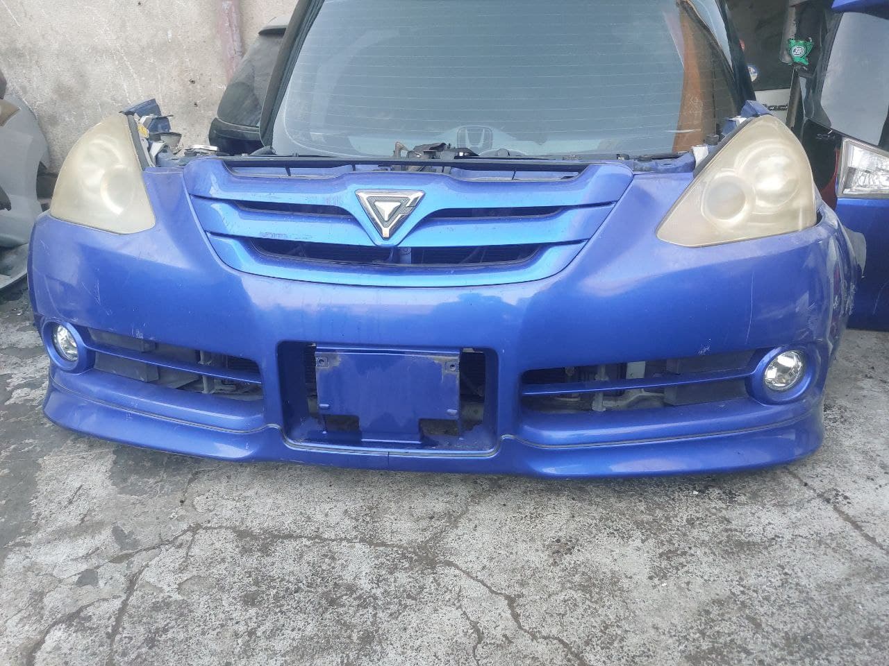 Bumper + Headlights Toyota Caldina 2005