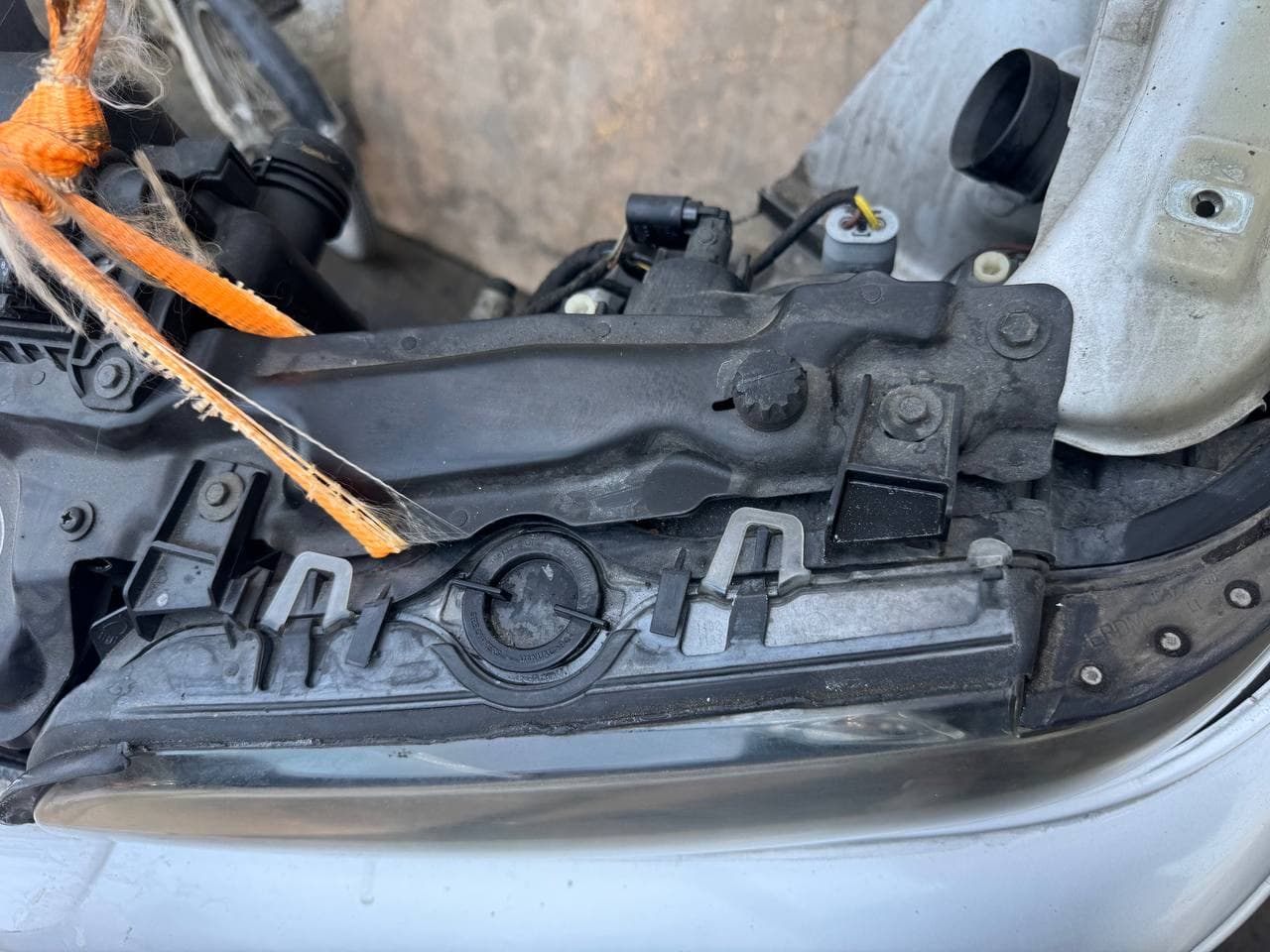 Nose cut + Hood + Fender BMW used in Sharjah — photo 2