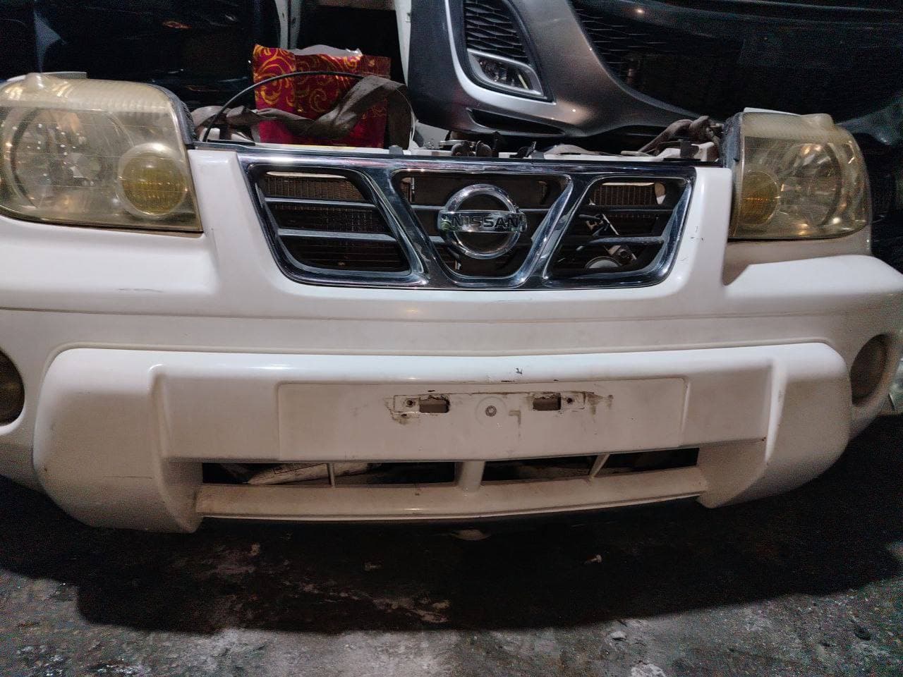 Nose cut Nissan X-Trail