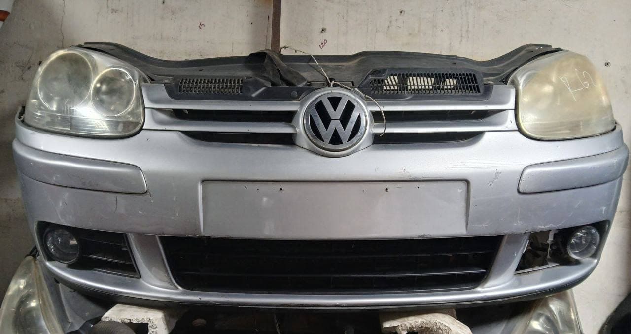 Nose cut Volkswagen Golf Mk5 (2007)