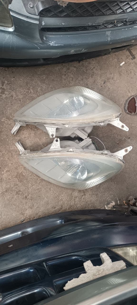 Headlights Toyota Yaris
