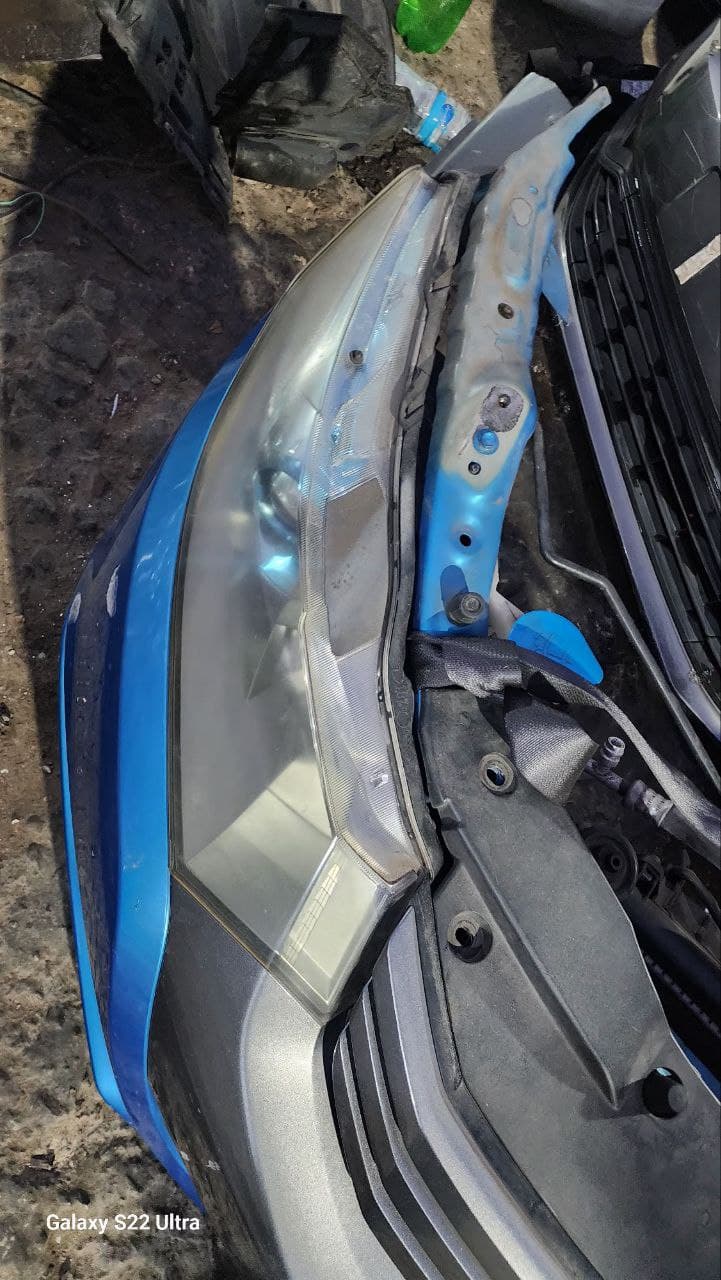 Nose cut Honda Insight used in Sharjah — photo 2