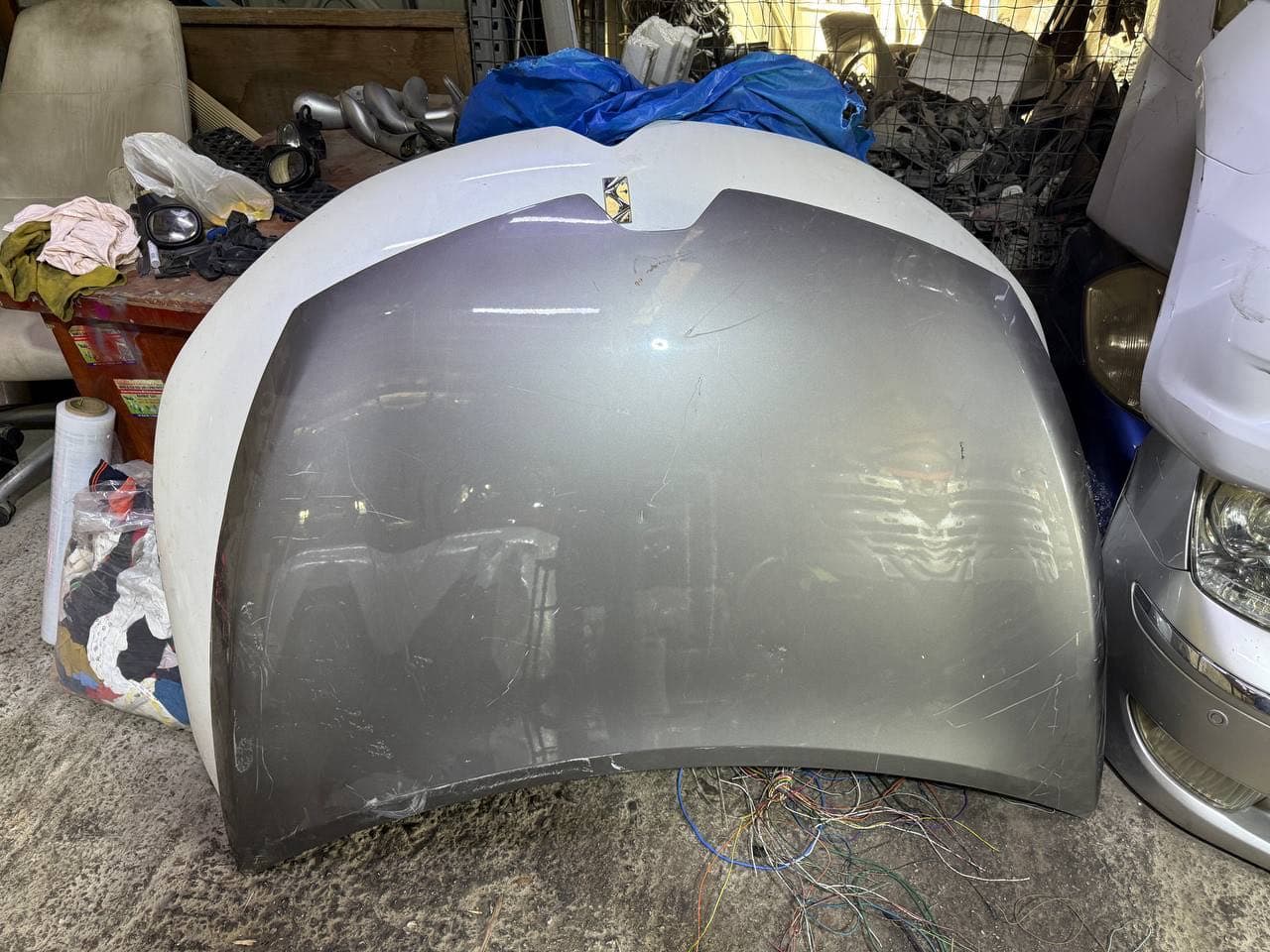 Nose cut + Hood Renault used in Sharjah — photo 7