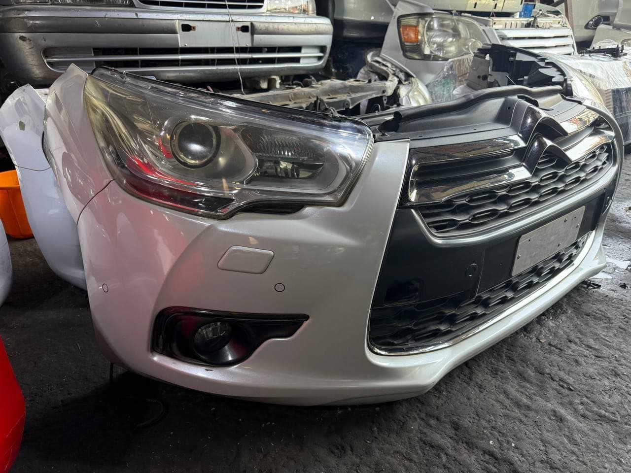 Nose cut Citroen used in Sharjah — photo 2