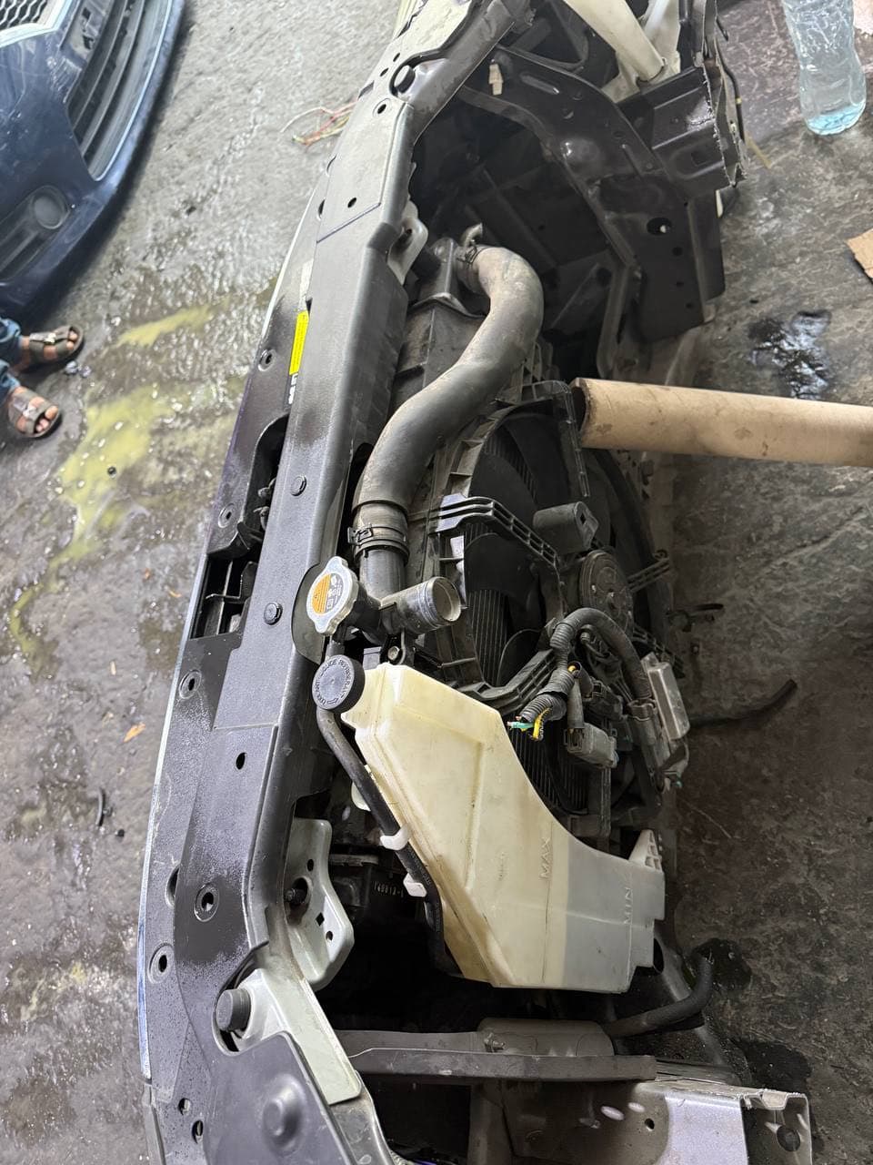 Nose cut Nissan Tiida used in Sharjah — photo 6