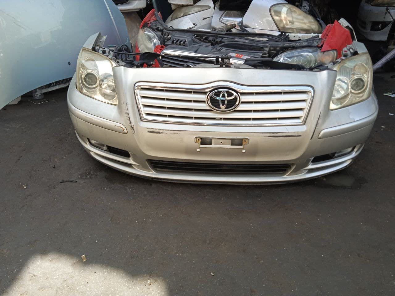 Bumper + Headlights Toyota Avensis